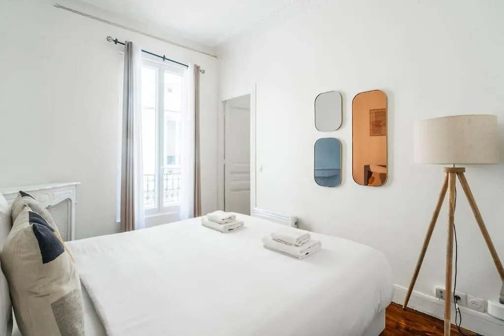 Apartment Blue 1 Bedroom #Montparnasse #Alesia Paris